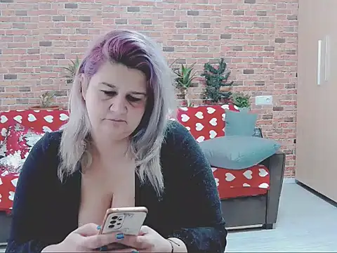 Snapshot of CoryMILF chatting on January 21, 2025, 9:13 am CoryMILF online show from January 21, 2025, 9:13 am