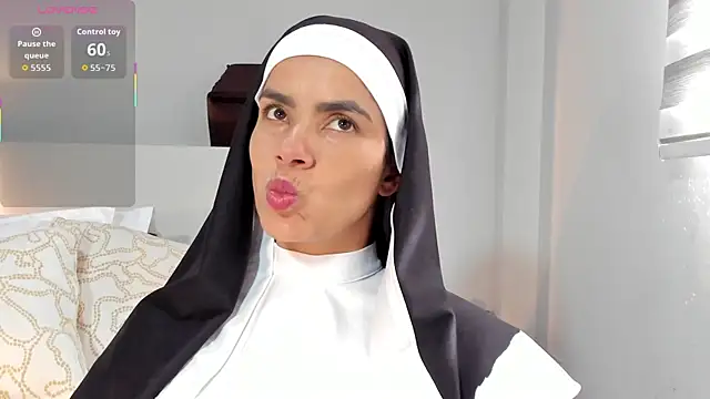 ClaraMariaMon online show from April 7, 2026, 2:41 pm