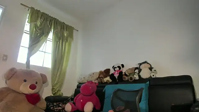 jennifer ts online show from February 11, 2026, 6:41 pm