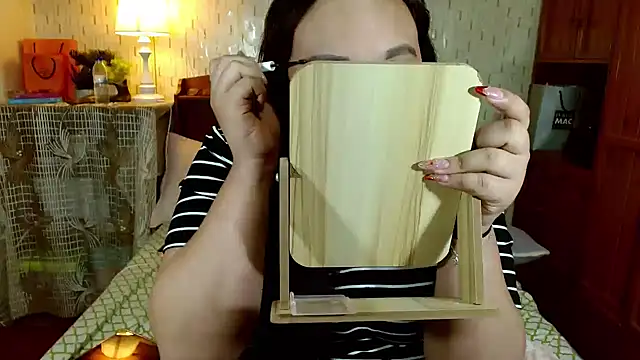 Snapshot of GiannaLopezSmith chatting on January 11, 2025, 11:45 am GiannaLopezSmith online show from January 11, 2025, 11:45 am