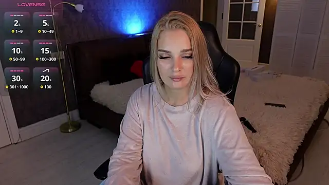 Snapshot of KittiLiza chatting on October 23, 2025, 9:13 pm KittiLiza online show from October 23, 2025, 9:13 pm