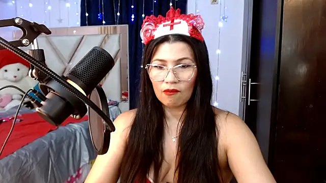 nahomi star model online show from February 25, 2026, 3:40 am