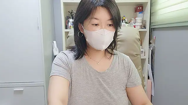HaNa Kim online show from June 24, 2026, 3:27 am
