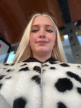 Milkyy wway online show from March 15, 2025, 7:42 am