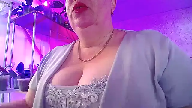  Sweet Woman online show from June 12, 2026, 4:54 am