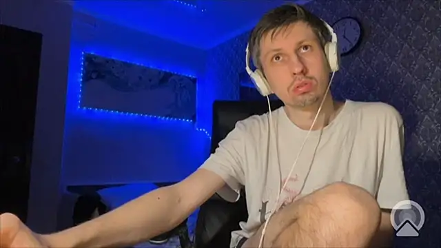 Aki-Laky online show from April 20, 2026, 7:26 pm