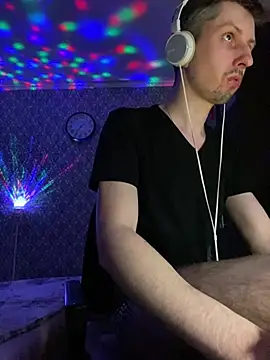 Aki-Laky online show from February 21, 2025, 8:38 pm