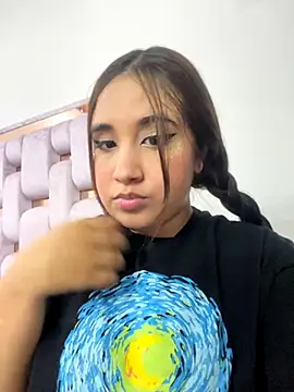 melyescobar online show from November 6, 2025, 3:32 am