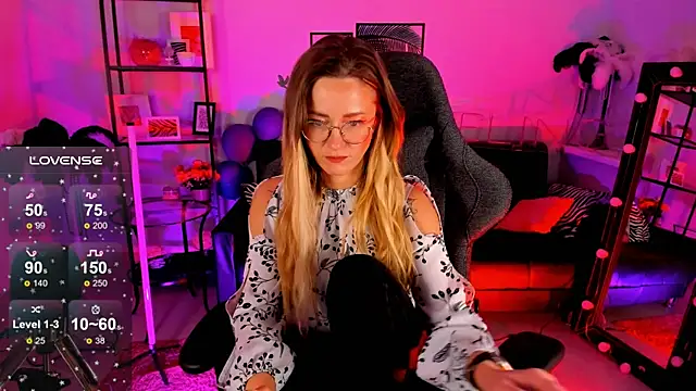 LadyIzabel online show from January 8, 2025, 8:49 am