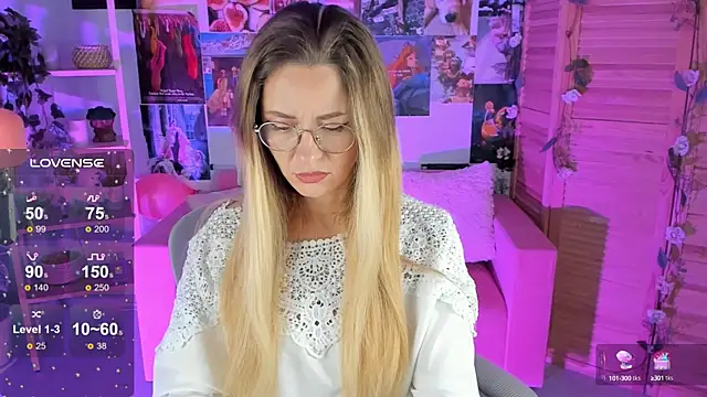 LadyIzabel online show from January 10, 2025, 8:18 am