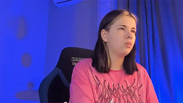 AliceSunday online show from October 30, 2025, 2:10 am