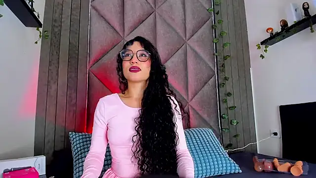 Snapshot of BriaConner_ chatting on April 7, 2026, 2:46 am BriaConner online show from April 7, 2026, 2:46 am