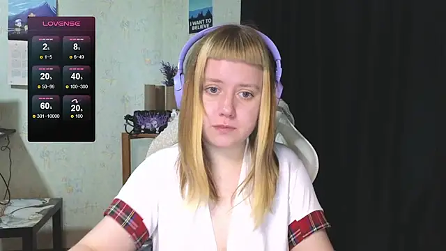 June shy0 online show from October 29, 2025, 6:45 am