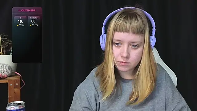 June shy0 online show from November 28, 2025, 8:14 am