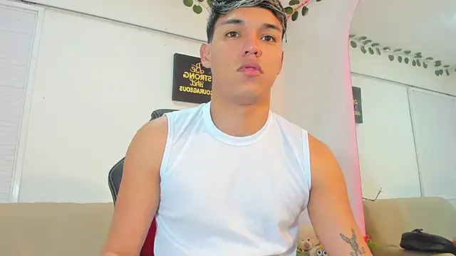 ryan carter08 online show from November 22, 2025, 12:48 pm