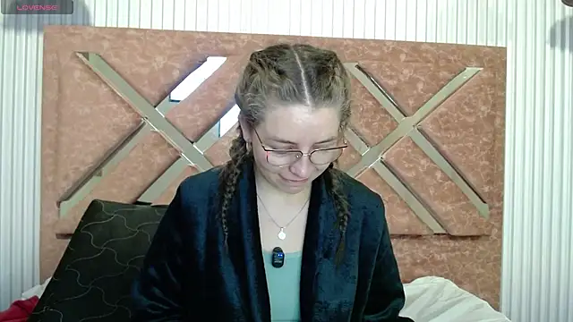  isaabellaa online show from May 23, 2026, 1:32 pm