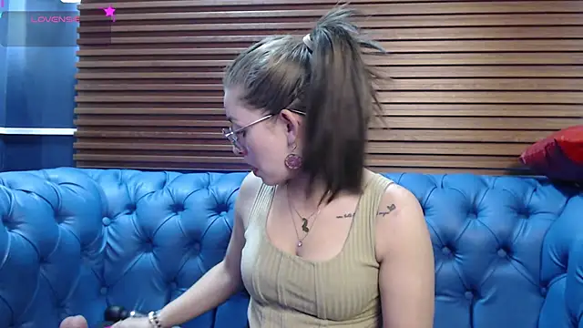  isaabellaa online show from March 21, 2025, 11:44 am