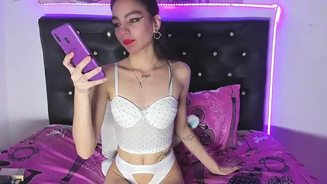 YUKIODAVIS online show from January 23, 2025, 4:09 am