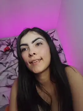 victoria-henaoo online show from October 27, 2025, 4:08 pm