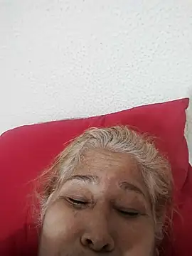 girl amada online show from November 16, 2025, 9:30 pm