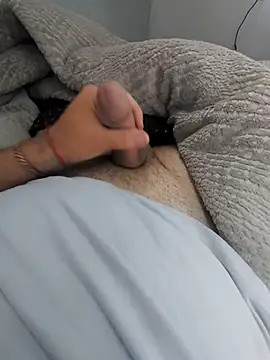 mfreitas005 online show from October 2, 2025, 3:59 pm