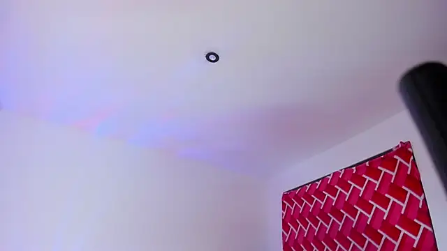 emiily15   online show from April 9, 2026, 10:49 pm