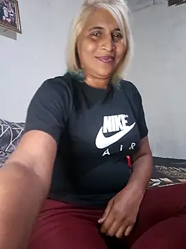 Snapshot of Goodgirlsue_77 chatting on May 14, 2026, 7:33 pm Goodgirlsue 77 online show from May 14, 2026, 7:33 pm