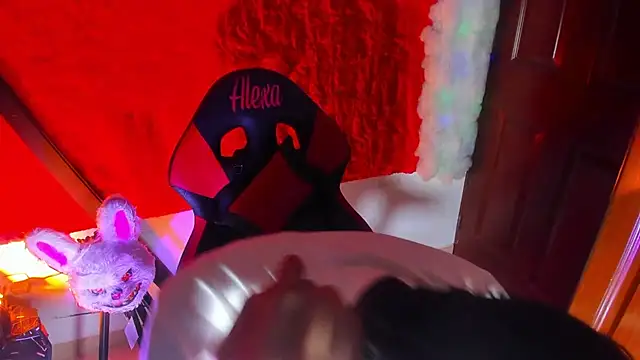 LilOwen  online show from February 7, 2026, 10:07 pm