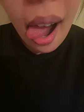 Snapshot of Samarr_9and chatting on December 27, 2024, 11:17 am Samarr 9and online show from December 27, 2024, 11:17 am