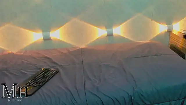 Snapshot of MizzHell chatting on March 25, 2026, 3:50 am MizzHell online show from March 25, 2026, 3:50 am