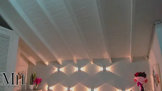 Snapshot of MizzHell chatting on April 12, 2026, 3:43 am MizzHell online show from April 12, 2026, 3:43 am