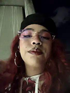 Snapshot of MizzHell chatting on March 8, 2026, 3:43 am MizzHell online show from March 8, 2026, 3:43 am