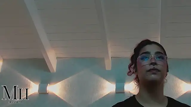 Snapshot of MizzHell chatting on March 26, 2026, 3:49 am MizzHell online show from March 26, 2026, 3:49 am