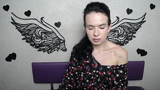 JasmineKouch online show from September 9, 2025, 5:22 pm