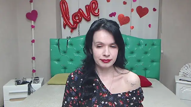 JasmineKouch online show from April 19, 2026, 5:47 pm