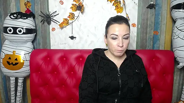 ElizabethSho online show from November 9, 2025, 6:12 pm