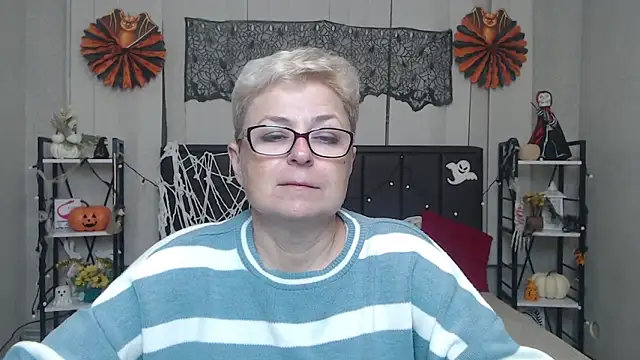 Snapshot of EmiliaGree chatting on October 25, 2025, 5:06 am EmiliaGree online show from October 25, 2025, 5:06 am