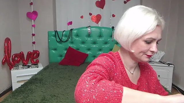 Snapshot of OliviaHorst chatting on November 23, 2025, 6:29 pm OliviaHorst online show from November 23, 2025, 6:29 pm