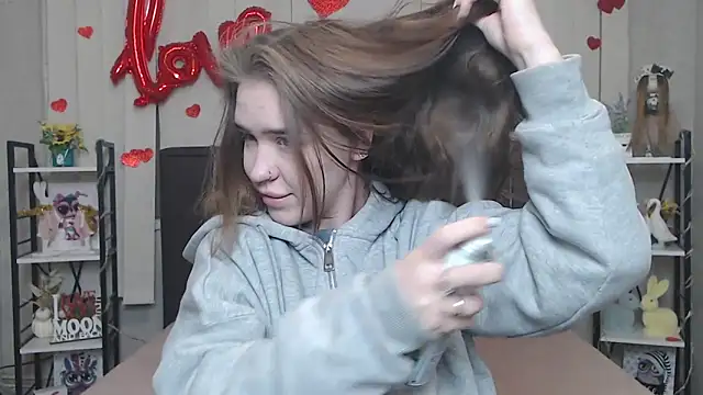 Snapshot of LauraHlot chatting on February 10, 2026, 7:57 pm LauraHlot online show from February 10, 2026, 7:57 pm