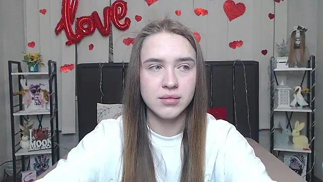 Snapshot of LauraHlot chatting on February 9, 2026, 6:50 pm LauraHlot online show from February 9, 2026, 6:50 pm