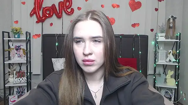 Snapshot of LauraHlot chatting on February 3, 2026, 6:11 am LauraHlot online show from February 3, 2026, 6:11 am