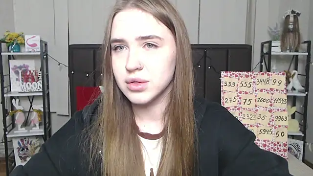 LauraHlot online show from November 21, 2025, 6:40 pm