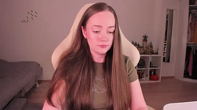 WalkingGirl online show from December 1, 2025, 6:42 pm