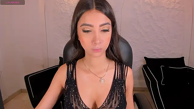 Snapshot of ValeriaVelvet chatting on May 5, 2026, 12:19 pm ValeriaVelvet online show from May 5, 2026, 12:19 pm