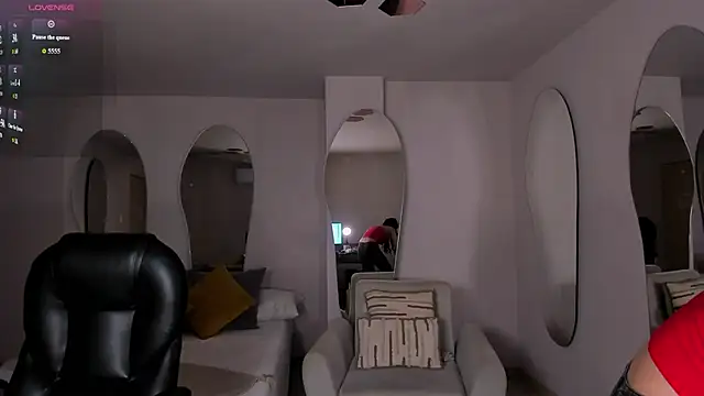 ValeriaVelvet online show from April 3, 2026, 12:00 pm