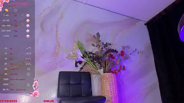 Snapshot of Karla-Ebony chatting on October 17, 2025, 1:57 pm Karla-Ebony online show from October 17, 2025, 1:57 pm