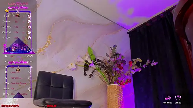 Snapshot of Karla-Ebony chatting on September 30, 2025, 2:01 pm Karla-Ebony online show from September 30, 2025, 2:01 pm