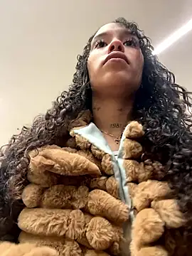 Snapshot of MarieLeon chatting on January 12, 2026, 6:04 pm MarieLeon online show from January 12, 2026, 6:04 pm