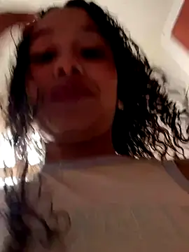 Snapshot of MarieLeon chatting on October 8, 2025, 8:42 pm MarieLeon online show from October 8, 2025, 8:42 pm