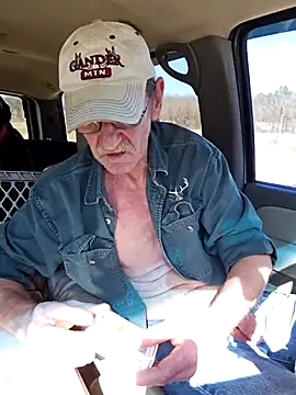 Snapshot of coolbrease10 chatting on February 9, 2026, 7:01 pm coolbrease10 online show from February 9, 2026, 7:01 pm